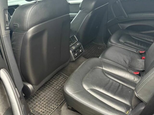 Черный Ауди Ку 7, объемом двигателя 4.1 л и пробегом 230 тыс. км за 13200 $, фото 7 на Automoto.ua