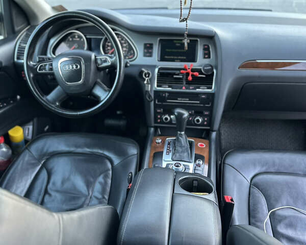 Черный Ауди Ку 7, объемом двигателя 2.97 л и пробегом 310 тыс. км за 16100 $, фото 11 на Automoto.ua