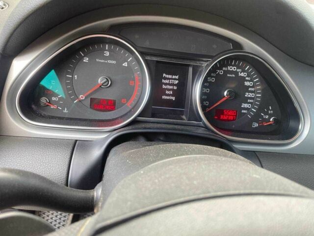 Чорний Ауді Ку 7, об'ємом двигуна 3 л та пробігом 332 тис. км за 16500 $, фото 1 на Automoto.ua