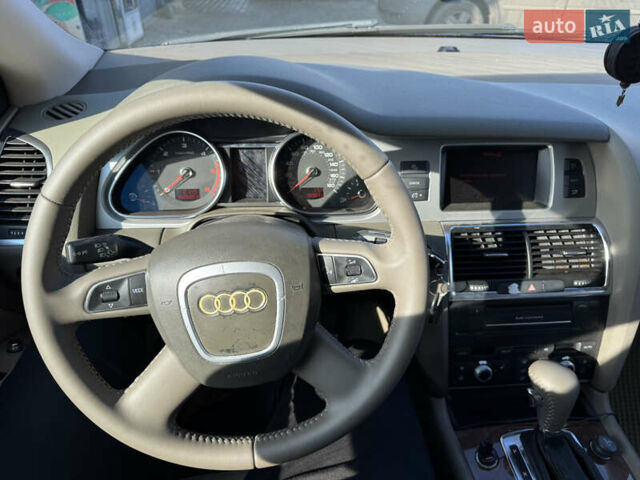 Черный Ауди Ку 7, объемом двигателя 2.97 л и пробегом 303 тыс. км за 16000 $, фото 14 на Automoto.ua
