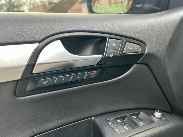 Чорний Ауді Ку 7, об'ємом двигуна 3 л та пробігом 250 тис. км за 13000 $, фото 12 на Automoto.ua