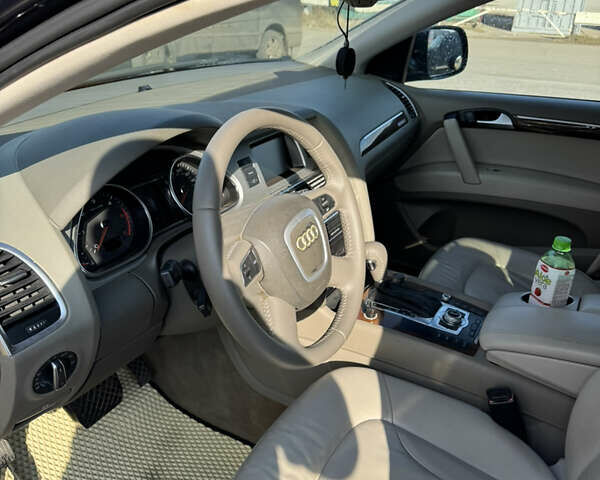 Черный Ауди Ку 7, объемом двигателя 2.97 л и пробегом 303 тыс. км за 16000 $, фото 10 на Automoto.ua