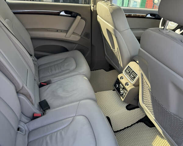 Черный Ауди Ку 7, объемом двигателя 2.97 л и пробегом 303 тыс. км за 16000 $, фото 7 на Automoto.ua