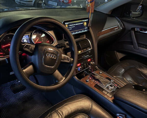 Чорний Ауді Ку 7, об'ємом двигуна 3 л та пробігом 225 тис. км за 19000 $, фото 14 на Automoto.ua