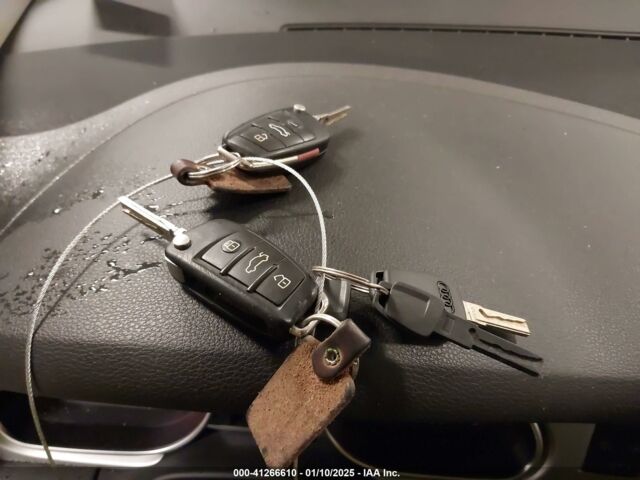 Черный Ауди Ку 7, объемом двигателя 3 л и пробегом 238 тыс. км за 12800 $, фото 8 на Automoto.ua