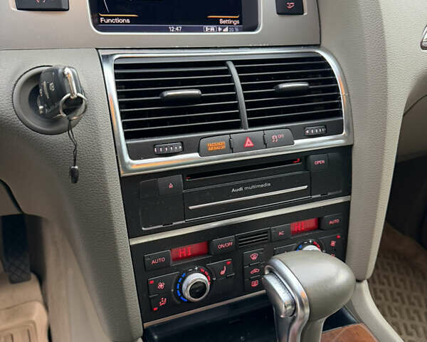 Черный Ауди Ку 7, объемом двигателя 3 л и пробегом 200 тыс. км за 9900 $, фото 57 на Automoto.ua