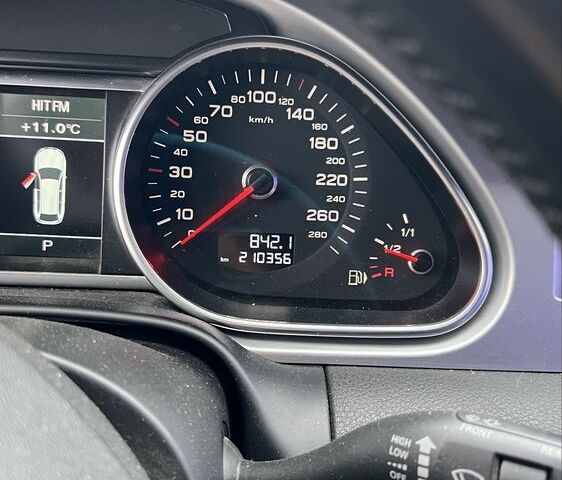 Чорний Ауді Ку 7, об'ємом двигуна 0 л та пробігом 210 тис. км за 16500 $, фото 4 на Automoto.ua