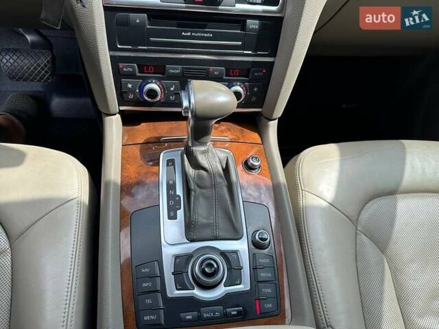 Черный Ауди Ку 7, объемом двигателя 4.2 л и пробегом 209 тыс. км за 20000 $, фото 14 на Automoto.ua