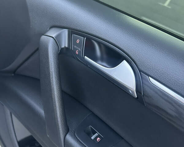 Черный Ауди Ку 7, объемом двигателя 3 л и пробегом 121 тыс. км за 20500 $, фото 93 на Automoto.ua