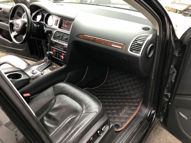 Черный Ауди Ку 7, объемом двигателя 3 л и пробегом 205 тыс. км за 9999 $, фото 13 на Automoto.ua