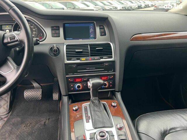 Чорний Ауді Ку 7, об'ємом двигуна 3 л та пробігом 205 тис. км за 12590 $, фото 28 на Automoto.ua