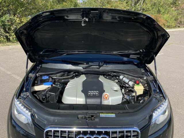 Черный Ауди Ку 7, объемом двигателя 3 л и пробегом 246 тыс. км за 16000 $, фото 10 на Automoto.ua