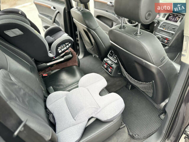 Черный Ауди Ку 7, объемом двигателя 2.97 л и пробегом 323 тыс. км за 22000 $, фото 11 на Automoto.ua