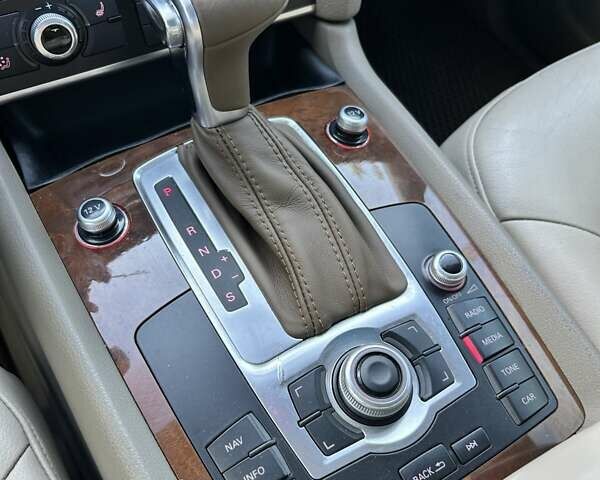 Чорний Ауді Ку 7, об'ємом двигуна 3 л та пробігом 206 тис. км за 14500 $, фото 28 на Automoto.ua