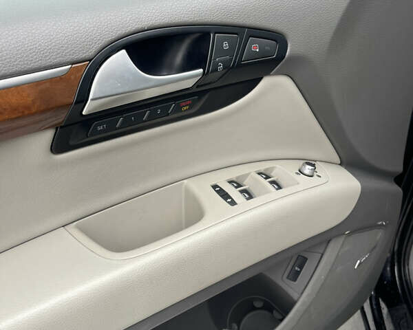 Чорний Ауді Ку 7, об'ємом двигуна 3 л та пробігом 295 тис. км за 18600 $, фото 10 на Automoto.ua