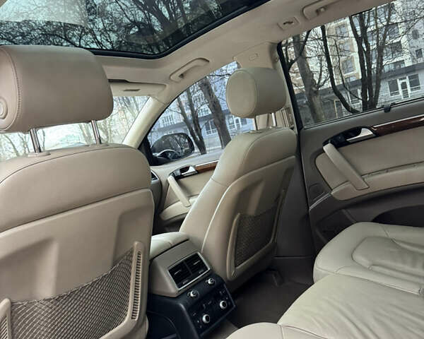 Черный Ауди Ку 7, объемом двигателя 3 л и пробегом 195 тыс. км за 15000 $, фото 16 на Automoto.ua