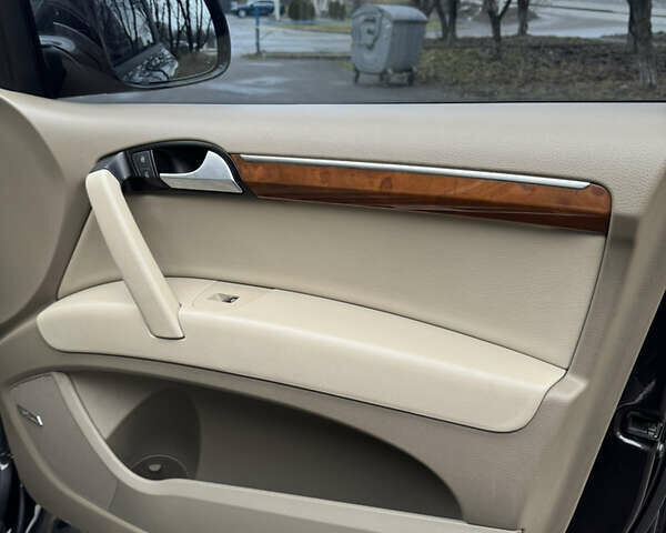 Черный Ауди Ку 7, объемом двигателя 3 л и пробегом 195 тыс. км за 15000 $, фото 22 на Automoto.ua