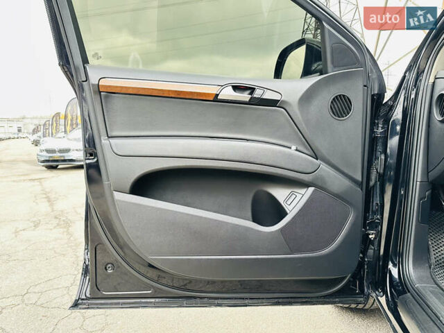 Черный Ауди Ку 7, объемом двигателя 3 л и пробегом 244 тыс. км за 14500 $, фото 16 на Automoto.ua