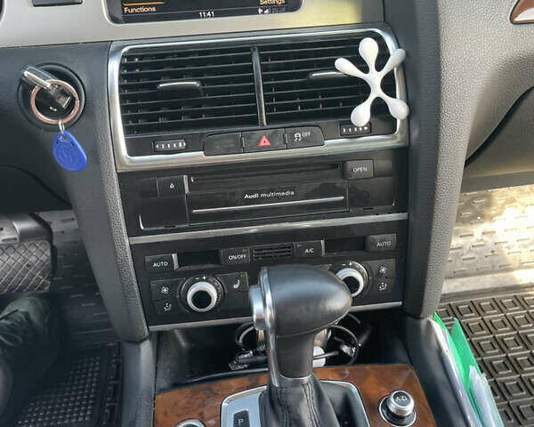 Черный Ауди Ку 7, объемом двигателя 2.97 л и пробегом 240 тыс. км за 19000 $, фото 18 на Automoto.ua