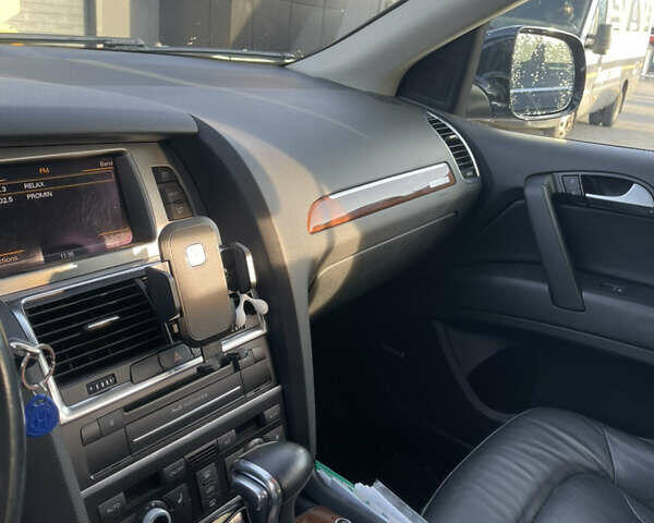 Черный Ауди Ку 7, объемом двигателя 2.97 л и пробегом 240 тыс. км за 19000 $, фото 15 на Automoto.ua