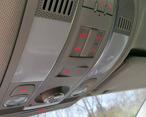 Черный Ауди Ку 7, объемом двигателя 3 л и пробегом 196 тыс. км за 18000 $, фото 16 на Automoto.ua