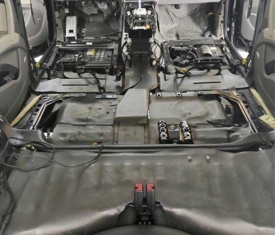 Чорний Ауді Ку 7, об'ємом двигуна 3 л та пробігом 108 тис. км за 19300 $, фото 13 на Automoto.ua