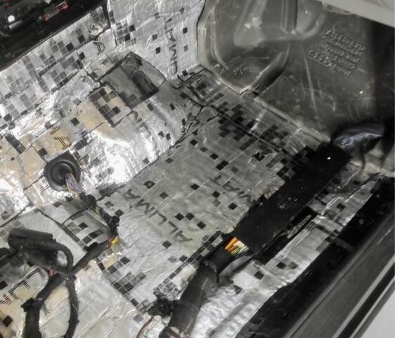 Чорний Ауді Ку 7, об'ємом двигуна 3 л та пробігом 108 тис. км за 19300 $, фото 14 на Automoto.ua