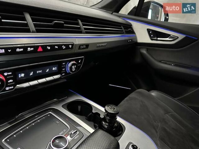 Черный Ауди Ку 7, объемом двигателя 2.97 л и пробегом 295 тыс. км за 29900 $, фото 66 на Automoto.ua