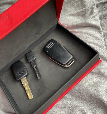 Чорний Ауді Ку 7, об'ємом двигуна 3 л та пробігом 320 тис. км за 16000 $, фото 2 на Automoto.ua