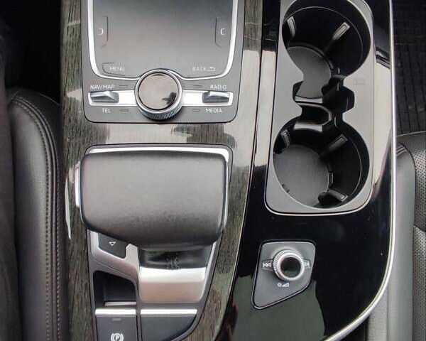 Чорний Ауді Ку 7, об'ємом двигуна 3 л та пробігом 140 тис. км за 28500 $, фото 3 на Automoto.ua