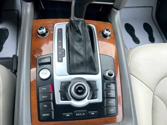 Черный Ауди Ку 7, объемом двигателя 3 л и пробегом 75 тыс. км за 12000 $, фото 7 на Automoto.ua