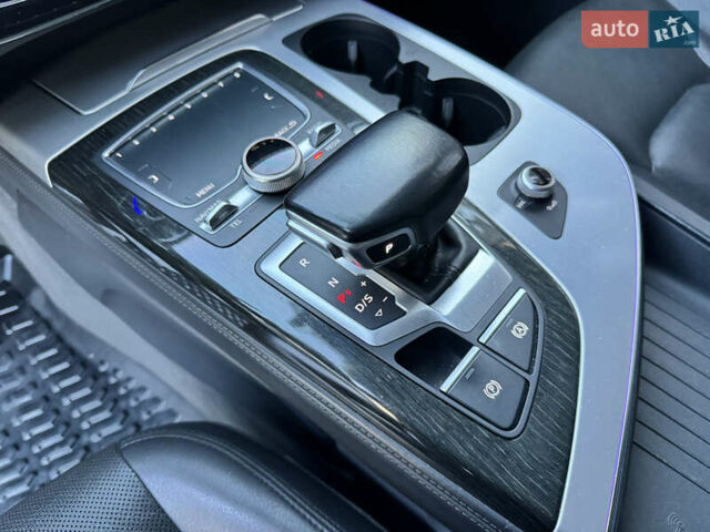 Черный Ауди Ку 7, объемом двигателя 3 л и пробегом 260 тыс. км за 32700 $, фото 33 на Automoto.ua