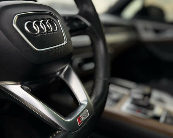 Черный Ауди Ку 7, объемом двигателя 3 л и пробегом 320 тыс. км за 33700 $, фото 9 на Automoto.ua