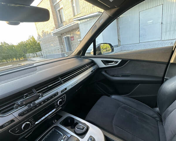 Чорний Ауді Ку 7, об'ємом двигуна 2.97 л та пробігом 180 тис. км за 40000 $, фото 16 на Automoto.ua