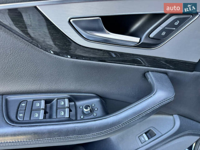 Черный Ауди Ку 7, объемом двигателя 3 л и пробегом 260 тыс. км за 32700 $, фото 24 на Automoto.ua