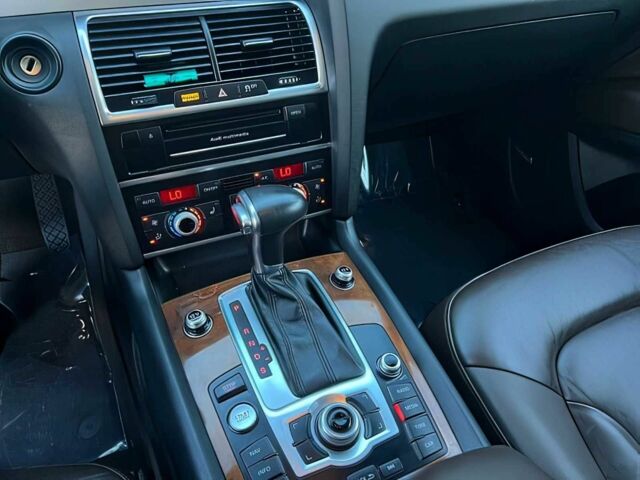 Чорний Ауді Ку 7, об'ємом двигуна 3 л та пробігом 80 тис. км за 14200 $, фото 12 на Automoto.ua