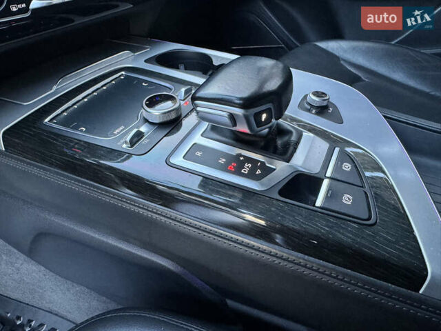 Черный Ауди Ку 7, объемом двигателя 2.97 л и пробегом 260 тыс. км за 34000 $, фото 35 на Automoto.ua