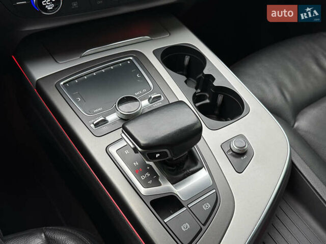 Черный Ауди Ку 7, объемом двигателя 2.97 л и пробегом 254 тыс. км за 29999 $, фото 24 на Automoto.ua