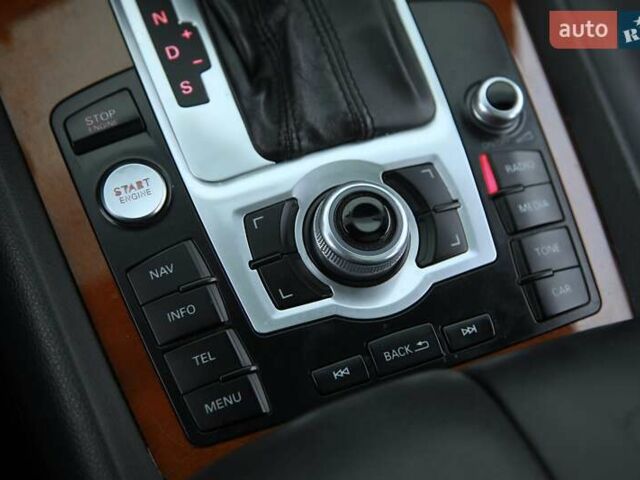 Чорний Ауді Ку 7, об'ємом двигуна 3 л та пробігом 223 тис. км за 16800 $, фото 19 на Automoto.ua