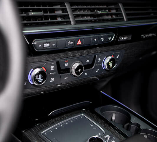 Чорний Ауді Ку 7, об'ємом двигуна 3 л та пробігом 275 тис. км за 34900 $, фото 61 на Automoto.ua