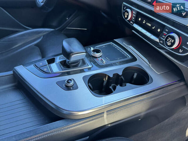 Черный Ауди Ку 7, объемом двигателя 2.97 л и пробегом 260 тыс. км за 34000 $, фото 73 на Automoto.ua