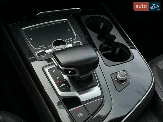 Черный Ауди Ку 7, объемом двигателя 3 л и пробегом 185 тыс. км за 23000 $, фото 5 на Automoto.ua