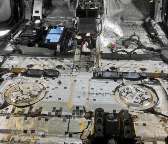 Чорний Ауді Ку 7, об'ємом двигуна 3 л та пробігом 108 тис. км за 19300 $, фото 12 на Automoto.ua