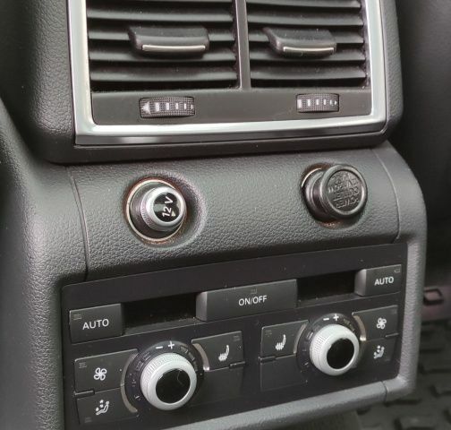 Черный Ауди Ку 7, объемом двигателя 3 л и пробегом 168 тыс. км за 21000 $, фото 8 на Automoto.ua