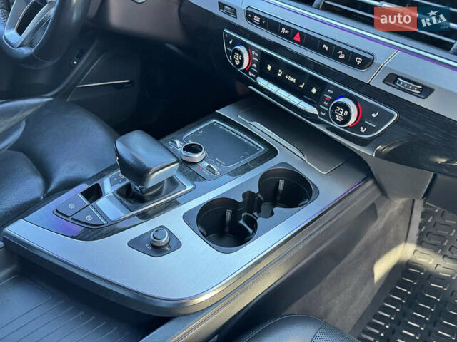 Черный Ауди Ку 7, объемом двигателя 3 л и пробегом 260 тыс. км за 32700 $, фото 52 на Automoto.ua