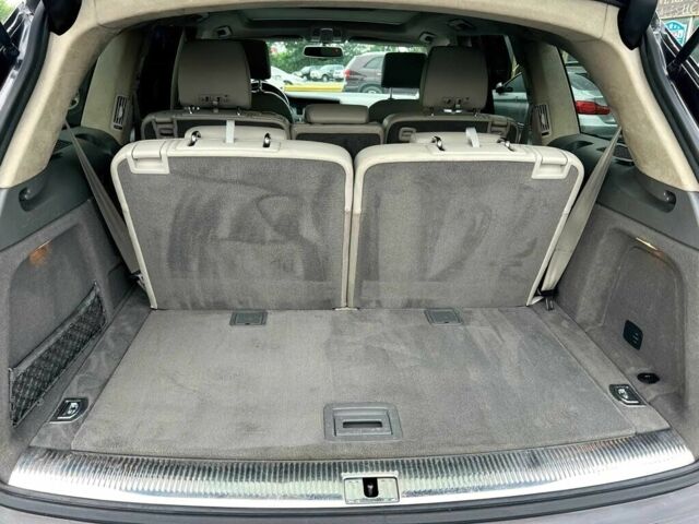 Черный Ауди Ку 7, объемом двигателя 3 л и пробегом 75 тыс. км за 12000 $, фото 14 на Automoto.ua