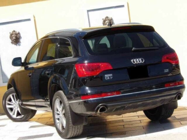 Черный Ауди Ку 7, объемом двигателя 3 л и пробегом 110 тыс. км за 3600 $, фото 6 на Automoto.ua