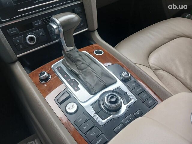 Чорний Ауді Ку 7, об'ємом двигуна 3 л та пробігом 214 тис. км за 16490 $, фото 10 на Automoto.ua