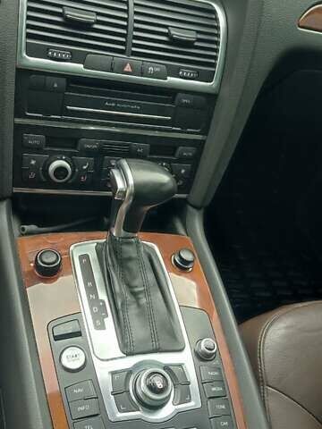 Черный Ауди Ку 7, объемом двигателя 3.01 л и пробегом 220 тыс. км за 19000 $, фото 16 на Automoto.ua