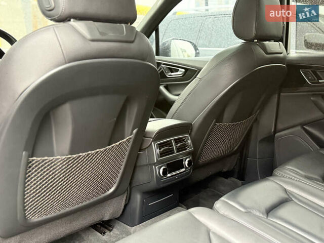 Чорний Ауді Ку 7, об'ємом двигуна 3 л та пробігом 206 тис. км за 23990 $, фото 11 на Automoto.ua